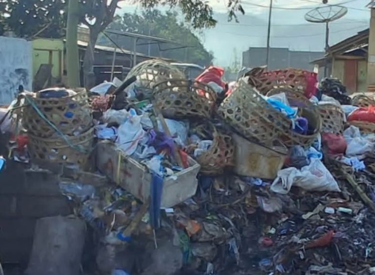 sampah pasar tente