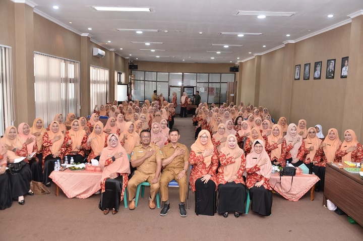 Beri Arahan DWP Wabup H. Irfan Minta Tingkatkan Kolaborasi