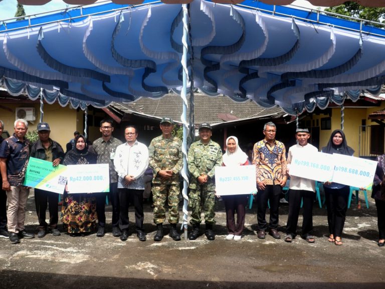 Bupati Bima dan Wabup Resmi Menjadi Warga Kehormatan Kodim 1608/Bima